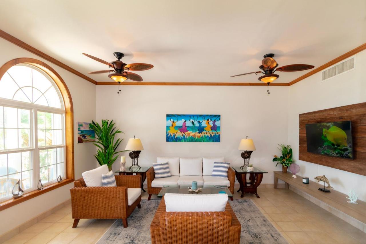 Tara Del Sol Resort San Pedro  Bagian luar foto